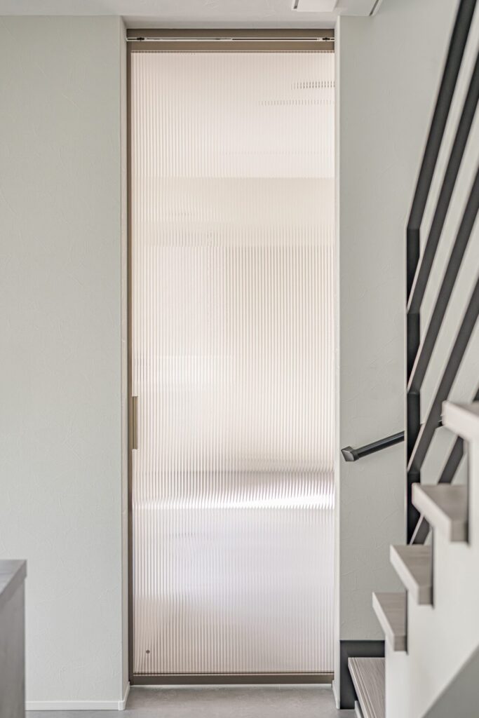 リブガラスの室内ドア