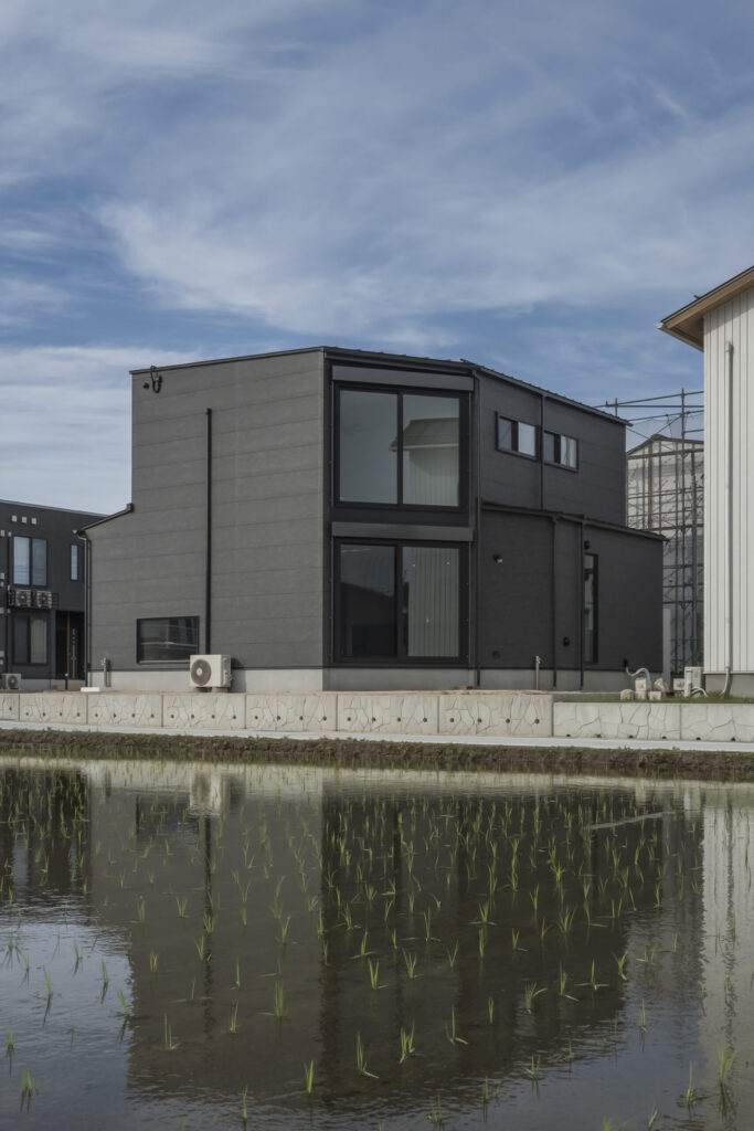 田園風景に開かれた外観デザイン