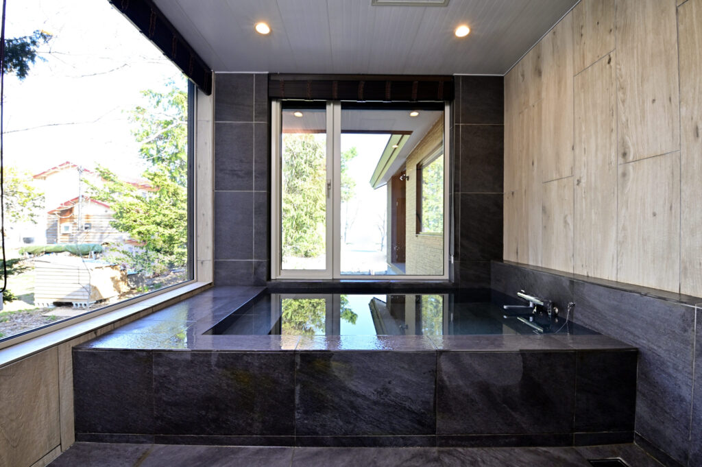 自然を望むバスルーム