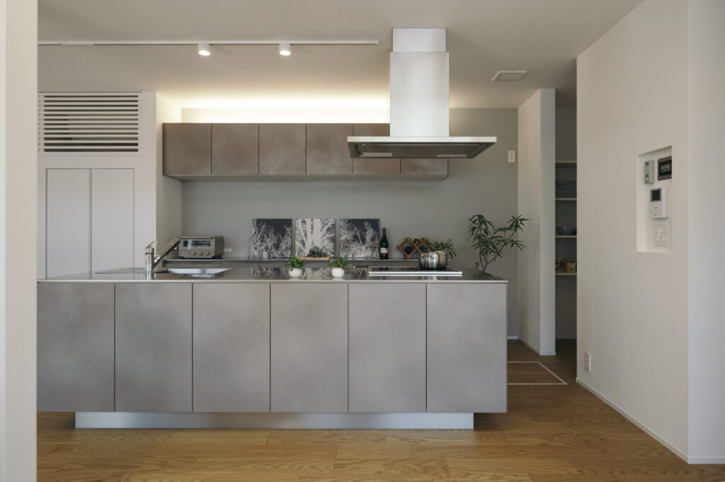 グレートーンで統一されたキッチン