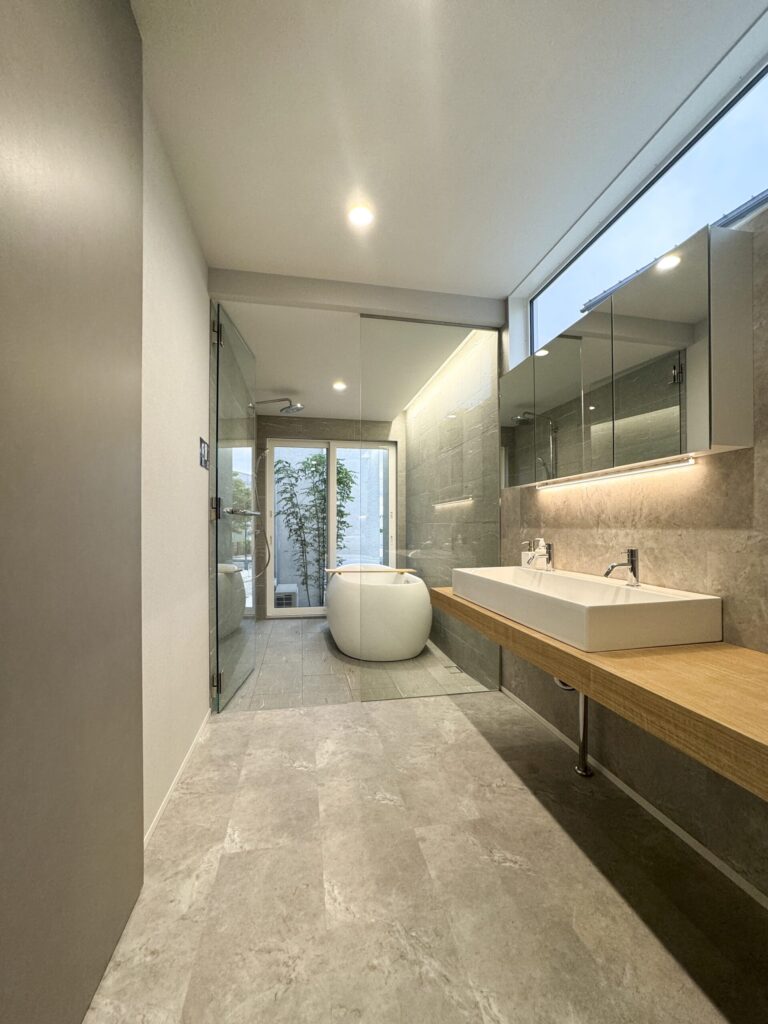 開放的な浴室空間