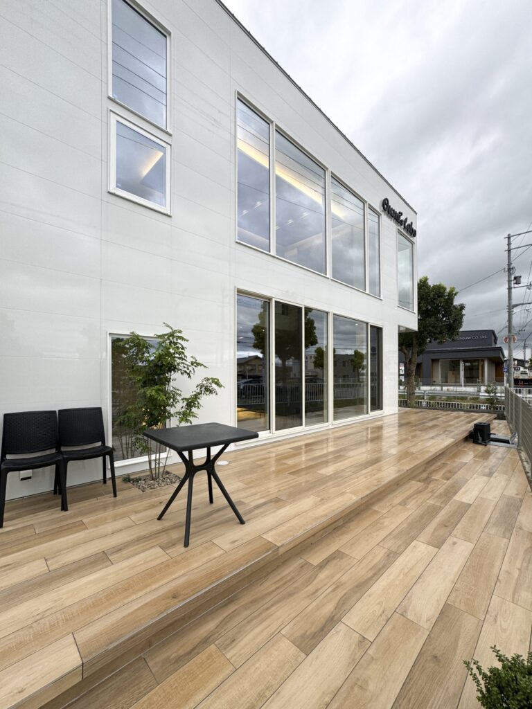 外周を囲むバルコニー