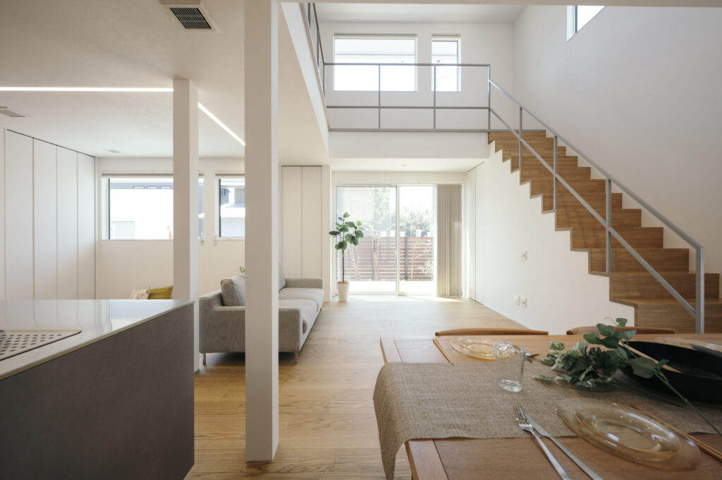 考え抜かれた心地よさを静かに宿す、統一美の住まい