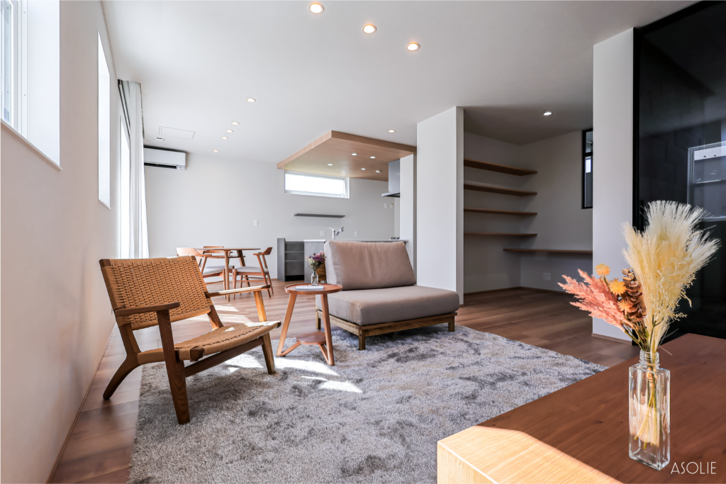 選び抜いた静けさが満ちる、ノイズを削ぎ落とした上質な住まい