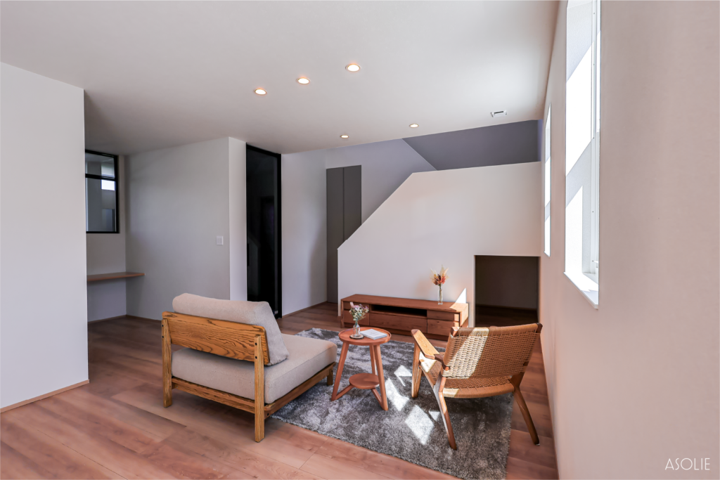 シンプルで落ち着いたリビング